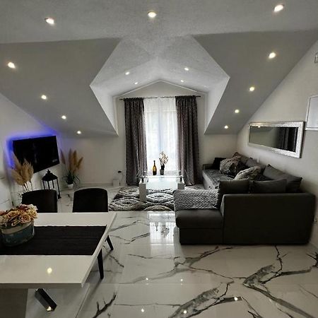 Luxury Apartment Megy Otočac Extérieur photo