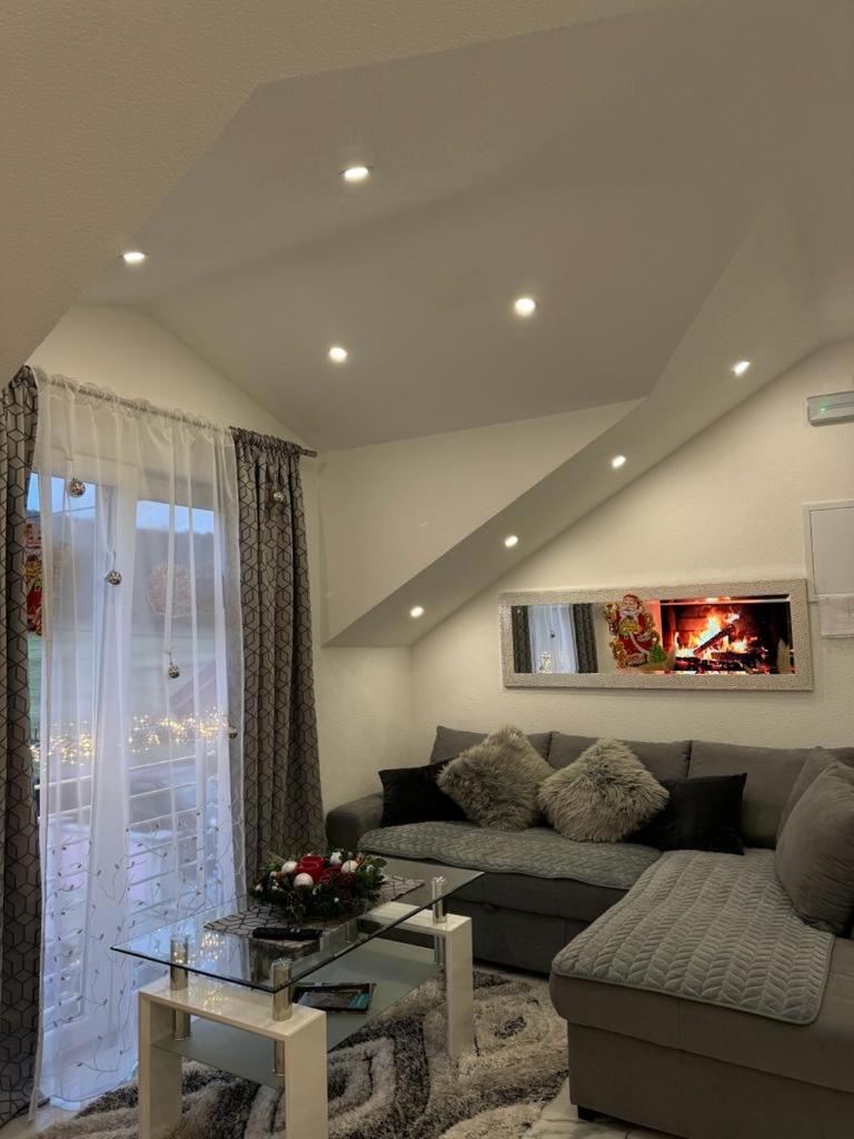 Luxury Apartment Megy Otočac Extérieur photo
