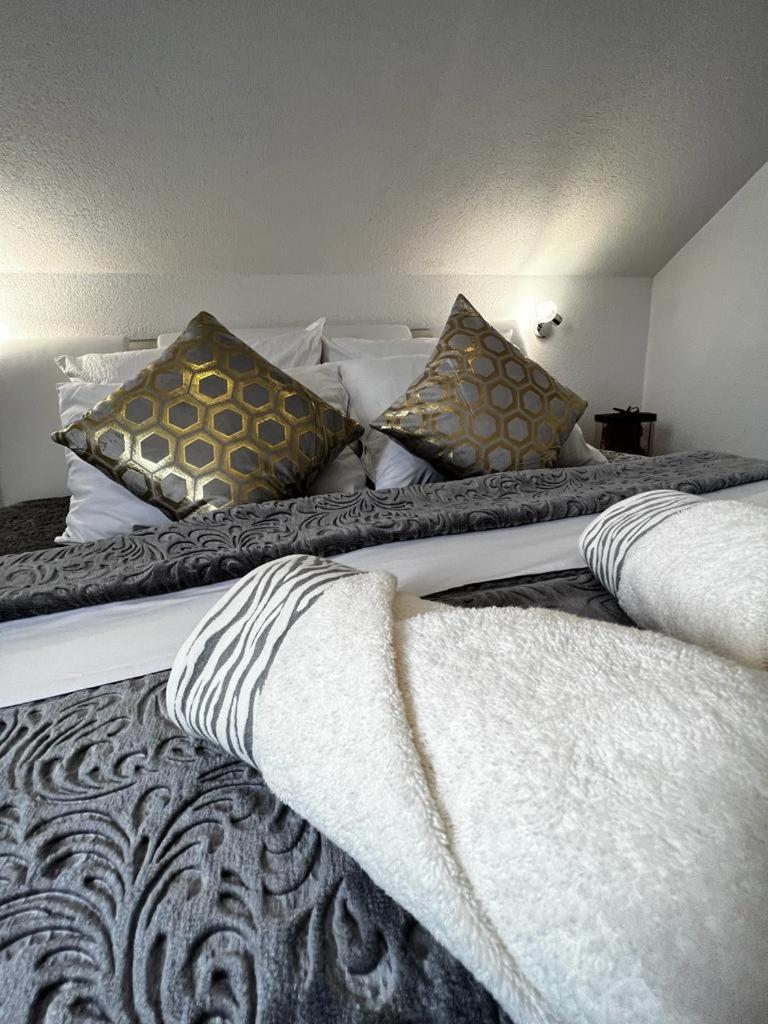 Luxury Apartment Megy Otočac Extérieur photo