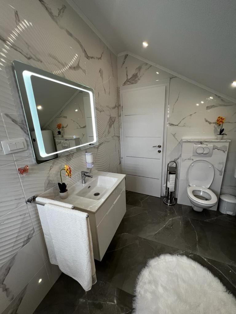 Luxury Apartment Megy Otočac Extérieur photo